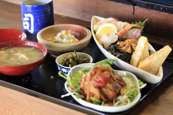 日替わりランチ　マグロの目玉定食