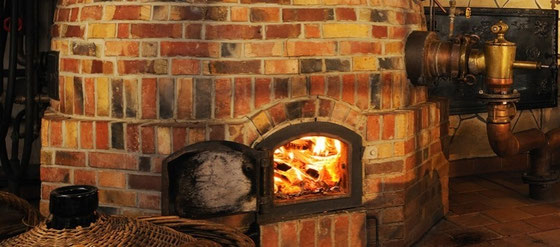 Brennerei Scheibel - Pot Still Anlage die mit Holz befeuert wird