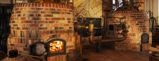 Brennerei Scheibel - Pot Still Anlage die mit Holz befeuert wird 