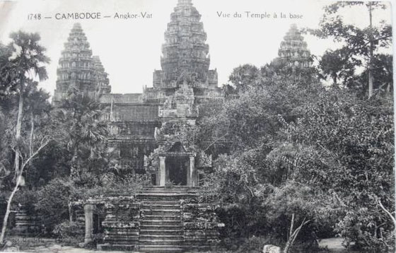 Angkor Wat. Fotografía tomada por John Thomson a finales del siglo XIX. (El nº 1748 que aparece en la foto es el nº de registro, no el año de captura)