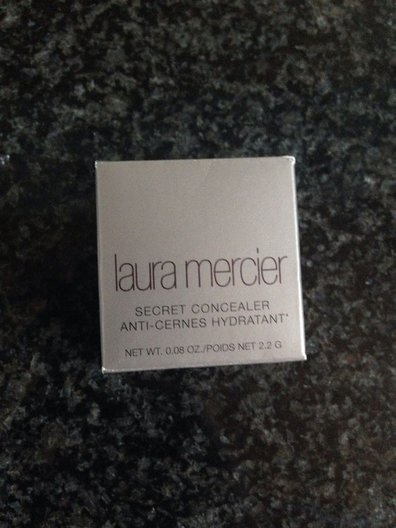 Nach Empfehlung einer Freundin habe ich und meine Schwester diesem Concealer von Laura Mercier bestellt.