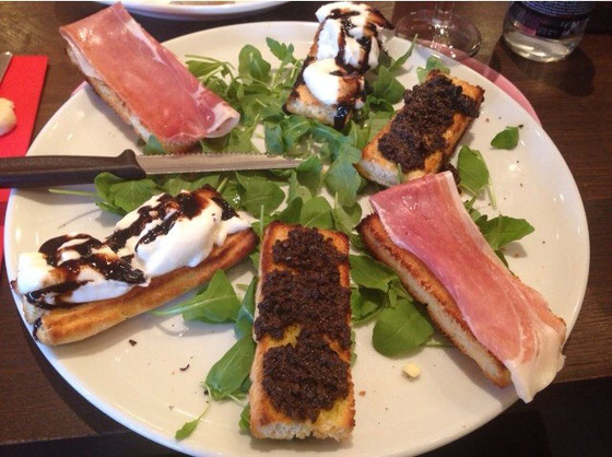Die besten Bruschetta, die ich jemals hatte. Bahnhofbuffet Olten :-)