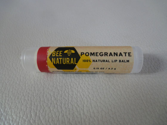 Sehr pflegendes Lippenbalm, benutze es jetzt jeden Abend vor dem Schlafengehen und wache mit butterweiche Lippen auf!