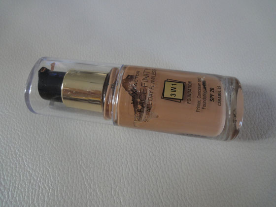 Die Foundation ist mir zurzeit noch zu dunkel, aber im Sommer wird diese perfekt sein :-)