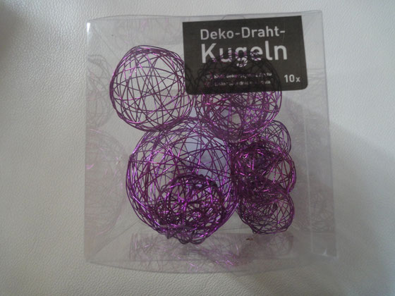 Diese Deko-Kugeln sehen so hübsch aus und dekorieren zurzeit my Home :-)