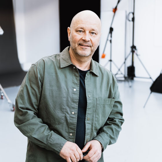 Foto von Michael Schnabl im Fotostudio - Foto stammt von Kristina Scaria