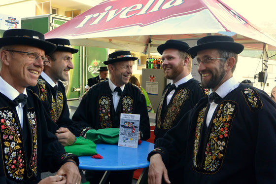 Jodlerabend mit folgenden Gastformationen: Jodelchörli Degersheim, Tambouren Ennetbürgen, Solojodlerin Isabelle Gander, Ländlertrio Schuler-Muheim