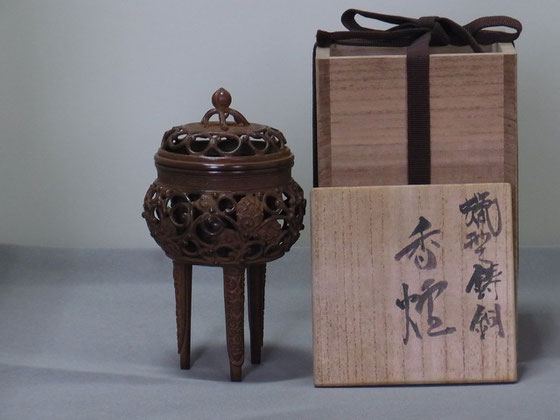 A13.須賀月真 蝋型鋳造香炉 - 高岡銅器展示館 A13.須賀月真 蝋型鋳造香炉 - 高岡銅器展示館
