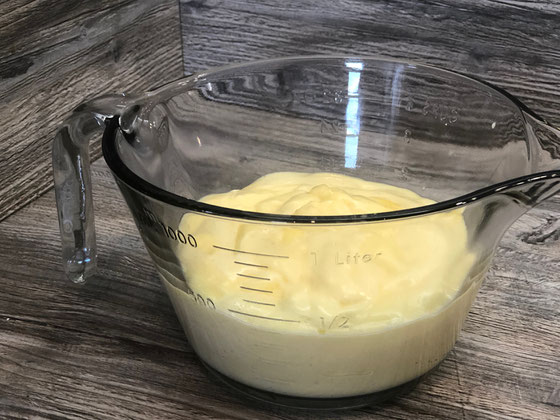 Glasschüssel mit Pudding