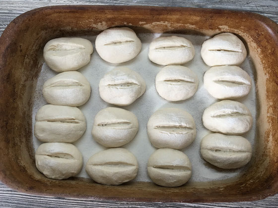 Brötchenteig in der Ofenhexe von Pampered Chef