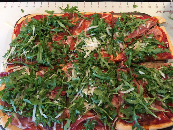 Pampered Chef Zauberstein mit Pizza