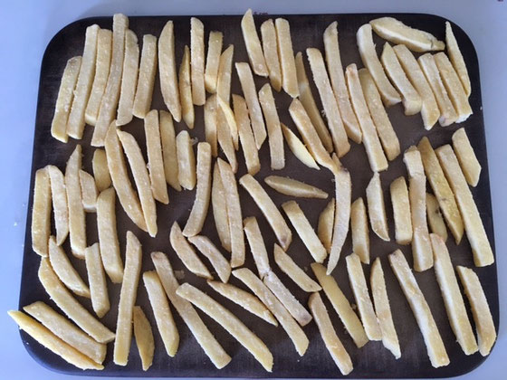 TK-Pommes vor dem backen vom Zauberstein