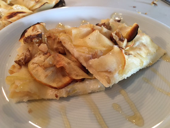 HIer sehen Sie einen süßen Flammkuchen hergestellt auf dem Zauberstein von Pampered Chef