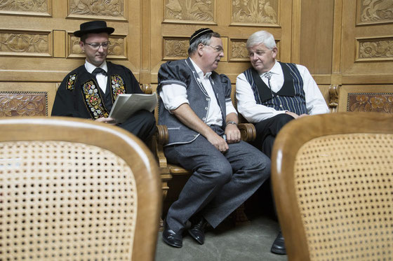 Tag der Trachten im Bundeshaus. Mit meinen Fraktionskollegen Jean-François Rime (FR) und Max Binder (ZH) - (Foto Keystone)