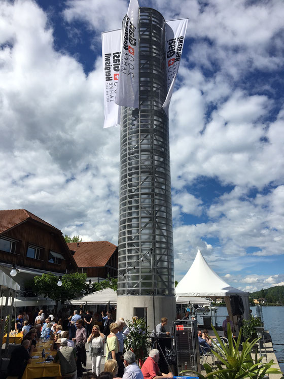 Das neue Wahrzeichen von Hergiswil: Der 20 Meter hohe Glasi-Turm