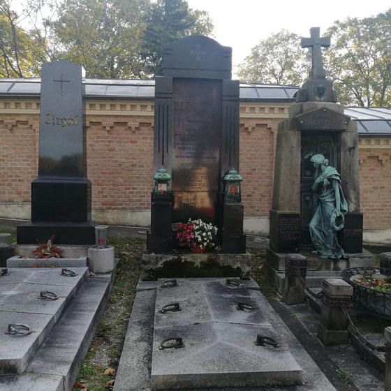 Hrob Alfreda Poella na Hernalser Friedhof Wien