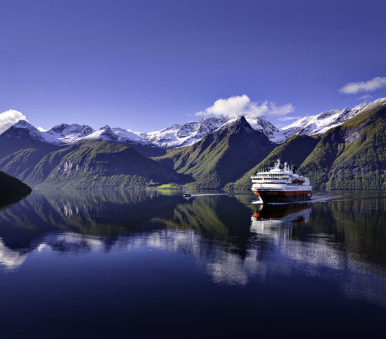 Hjørundfjord ©Hurtigruten - Fabrice Milochau