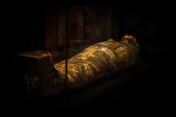 Source: https://pixabay.com/photos/history-egypt-sarcofaag-pyramid-1901078/