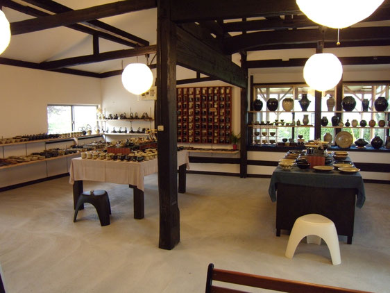 鹿児島県無形文化財・川原軍次の窯」黒薩摩・次郎太窯