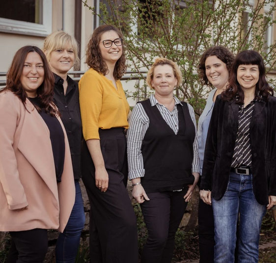 Mitglieder der Geschäftsführung (von links) Judith Baab, Petra Vogel-Weber, Raphaela Pfaff, Susanne Löffler, Helena Sillmann und Manuela Ferroni