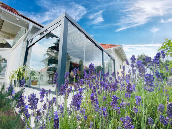 Alu Terrassendach mit Glasschiebewände