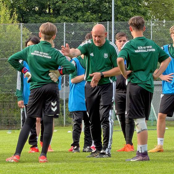 Training mit DFB-Coach beim DJK-SV Wasseralfingen | has-shadow
