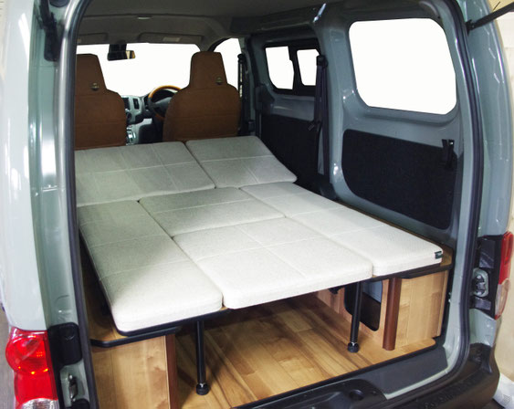 NV200にライトキャンパーキット装着して快適な車中泊を実現しました!