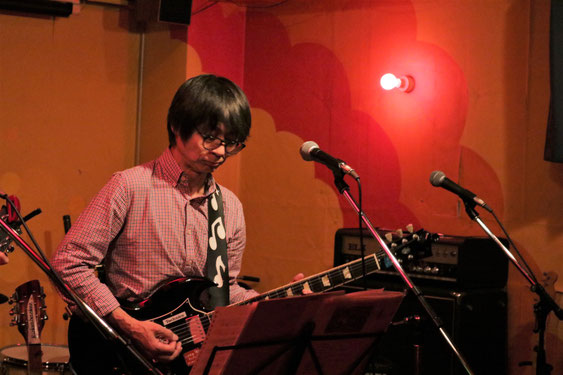 EOS Kiss X8i + EF-S 18-55mm　  Photo by Asumi T.