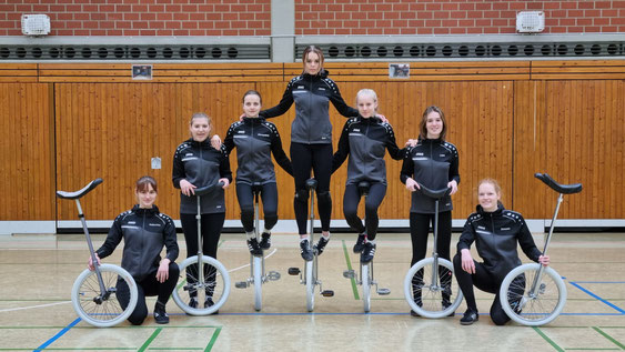 von links: Katharina, Neele, Flo, Janne, Hannah, Lara und Simone gehören dem RKB Freestyle Team an (es fehlen Alina, Lorena, Stina und Elsa)