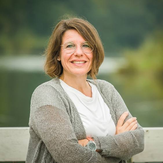  <var> wow animate__animated animate__fadeInUp </var> Christina Aschenbrenner, Inhaberin der Kleinen Freiheit in Gottfrieding