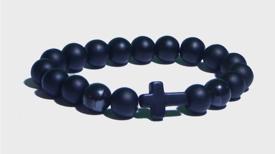 Bracelet bracelet noir en perle et croix