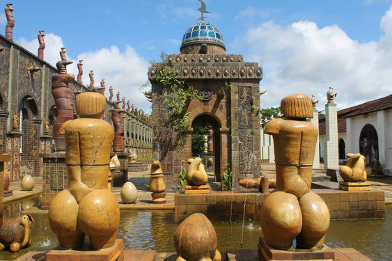 oficina brennand, estudio de cerámica, parque de esculturas, francisco brennand, picasso, miro, gaudi, artista de cerámica, recife, brasil, viajes a brasil