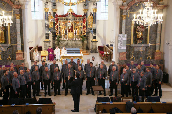 Der Auftritt des Männerchors Frick in der Kirche St. Peter + Paul