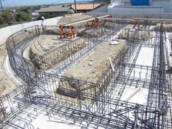 T邸地中梁の鉄筋の様子