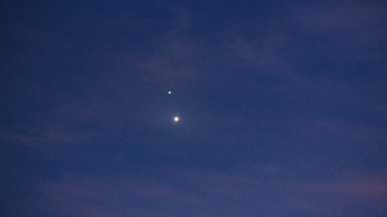 Konjunkcija Venere i Jupitera 30.6.2015. Snimljeno sa EOS 500D @ 250 mm.