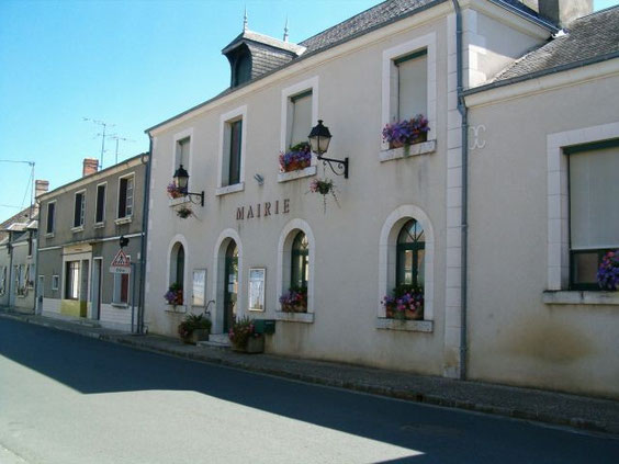 La mairie de St Christophe-en-Bazelle