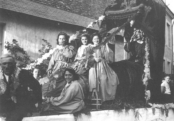 Foire 1948, le char de Bacchus