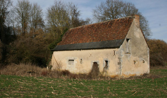 Voici ce bâtiment, en assez mauvais état.