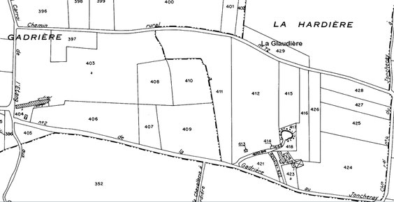 Sur le cadastre actuel, le chemin existe bien, mais dans quel état ? J'ai indiqué où se trouvait la Glaudière.