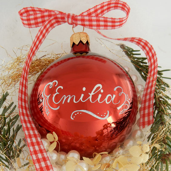 Persönliche Geschenke Weihnachtskugeln mit Namen Event Artist buchen