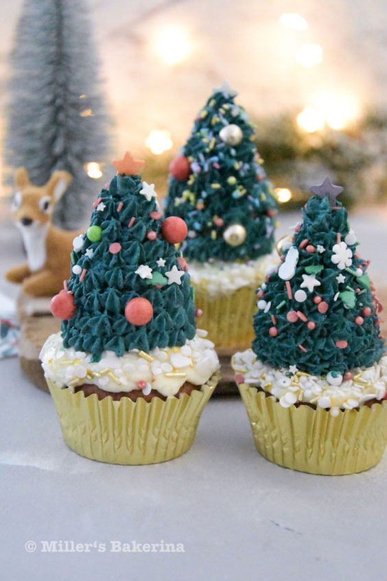 Tannenbaum Cupcakes mit Tonka - Sahne - Spitze