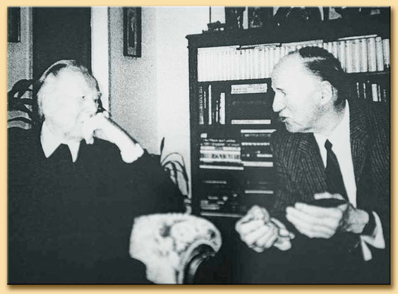 Il Cardinale Franz Koenig (a sinistra), Arcivescovo di Vienna, a colloquio con Kurt Baresch (a destra), Gran Maestro Delegato della Massoneria austriaca.