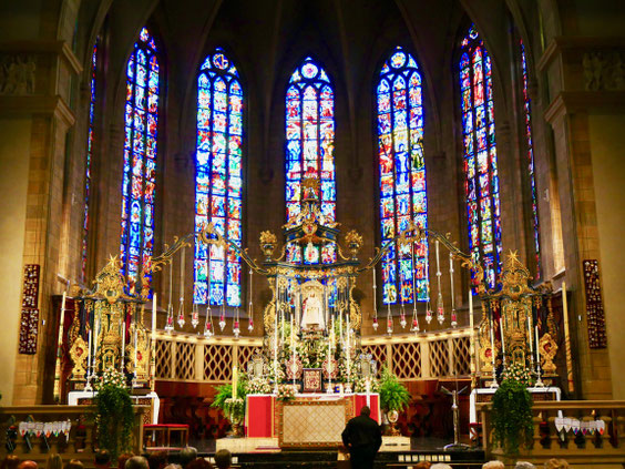 Altar der Kathedrale Unserer Lieben Frau