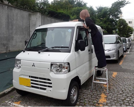 雨上がりの洗車の様子