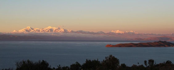 la Cordillère Royale vue depuis l'île du Soleil