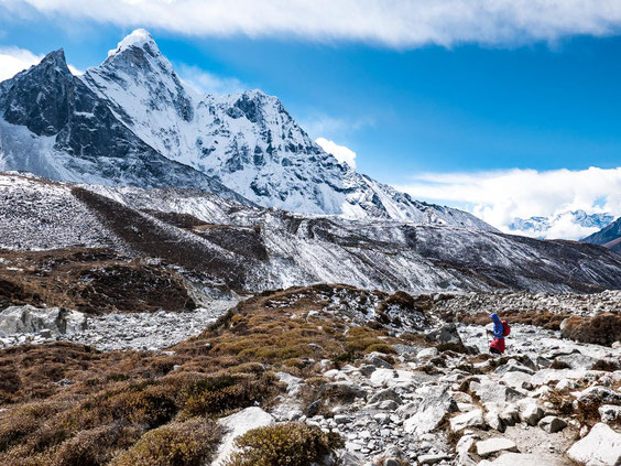 Wieder ist die wunderschöne Aba Dablam im Bild