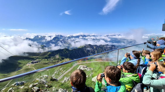 Schülerinnen und Schüler der Grundschule Sonthofen-Rieden am Nebelhorn.Foto: Monika Schirutschke