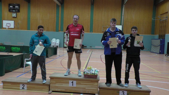 Siegerfoto Herren-Einzel:  1. Platz: Sören Wegner (TSV Schwarzenbek)  2. Platz: Patrick Khazaeli (SV Siek)  3. Platz: Christian Witter (FT Eiche Kiel)  3. Platz: Constantin Velling (TSV Bargteheide)