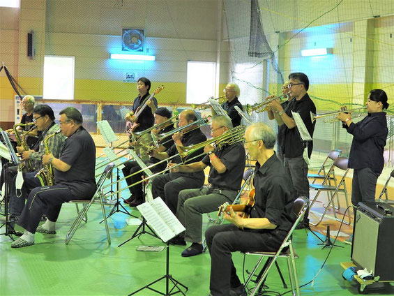 「いちのせき市民フェスタ22」内の特別企画に参加した際の演奏風景(令和４年８月)