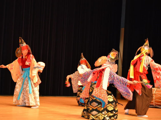 令和元年11月に行われた「東山文化祭」で御神楽を披露した時の様子